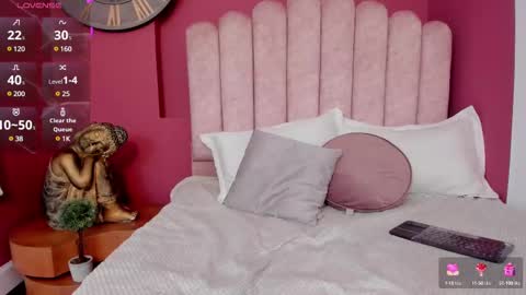 Laura Glowing online show from 6, 3, 2025