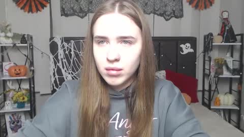 LauraHlot online show from 29, 10, 2025