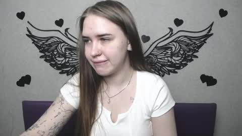 Snapshot of laurahlot chatting on 26, 4, 2026 LauraHlot online show from 26, 4, 2026