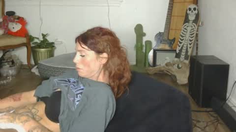 Snapshot of lauralye1983 chatting on 13, 6, 2026 Lilian Banks online show from 13, 6, 2026