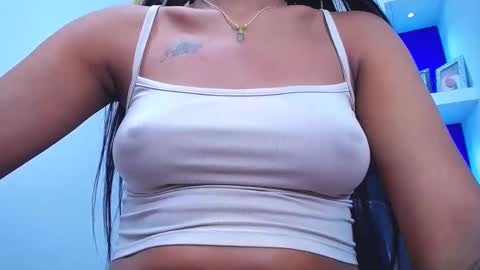 lauramossart online show from 19, 11, 2025