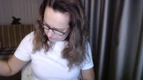 Lauraoven1 online show from 28, 10, 2025