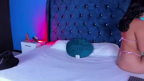 Snapshot of laurasmith_1 chatting on 5, 7, 2026 Laura online show from 5, 7, 2026