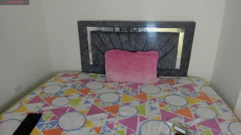 laurasofia01 online show from 5, 4, 2026