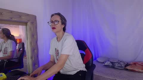 Laura Sofia online show from 11, 4, 2026