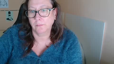 laureanne online show from 8, 12, 2024