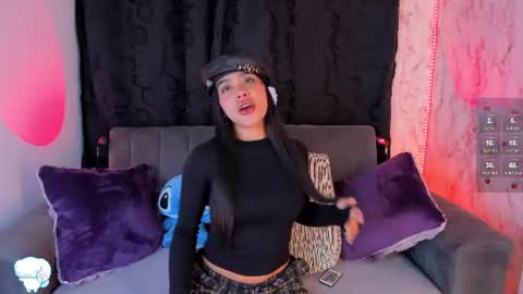Snapshot of lauren_camila1 chatting on 25, 7, 2026 Lau online show from 25, 7, 2026