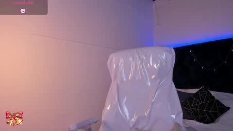 Snapshot of lauren_fit chatting on 4, 2, 2025 Lauren online show from 4, 2, 2025