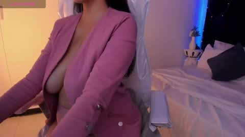 Snapshot of lauren_fit chatting on 6, 2, 2025 Lauren online show from 6, 2, 2025