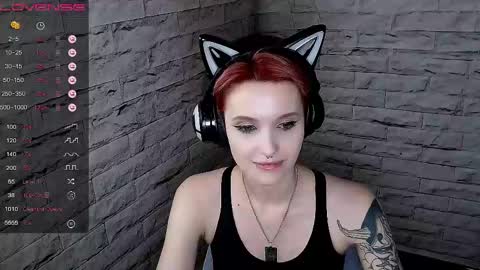Snapshot of lauren_raquel chatting on 18, 5, 2026 Eva online show from 18, 5, 2026