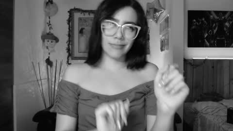 Lauren online show from 12, 12, 2024