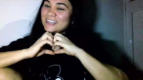 Snapshot of laurengirls1 chatting on 4, 6, 2026 onlyfan laureng7 - 7 laureng2 online show from 4, 6, 2026