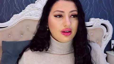 Laura online show from 4, 10, 2025