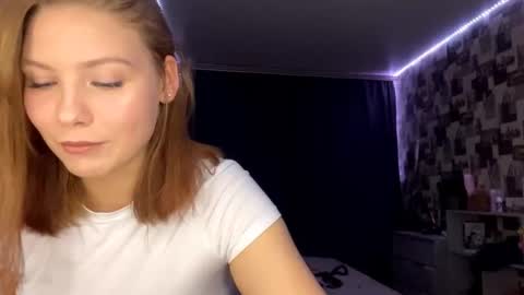 Snapshot of laurenjungling chatting on 22, 10, 2025 Hannah online show from 22, 10, 2025