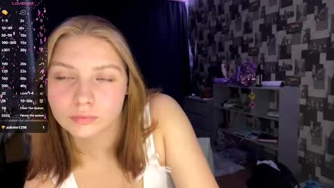 Snapshot of laurenjungling chatting on 20, 11, 2025 Hannah online show from 20, 11, 2025