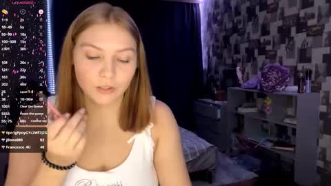 Snapshot of laurenjungling chatting on 21, 11, 2025 Hannah online show from 21, 11, 2025