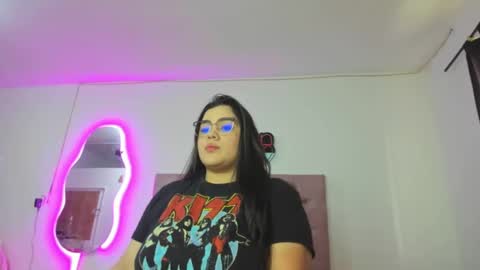 laurenlaine online show from 24, 2, 2025