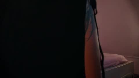 Lauren Saenz online show from 3, 3, 2026