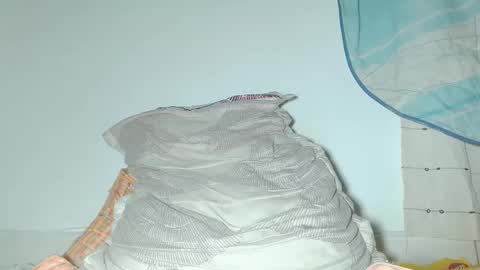 Snapshot of laurensmith122 chatting on 21, 2, 2025 LAUREN SMITH online show from 21, 2, 2025