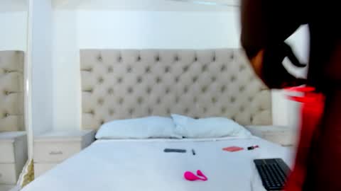 Lauren  online show from 5, 3, 2026