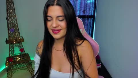 Snapshot of laurenth_foxy chatting on 14, 12, 2024 lau online show from 14, 12, 2024