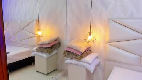 Laurent online show from 14, 12, 2025