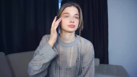 Snapshot of laurineleconey chatting on 23, 2, 2026 Bella online show from 23, 2, 2026