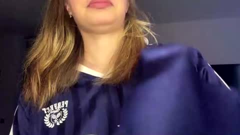 Snapshot of laurineleconey chatting on 13, 7, 2026 Bella online show from 13, 7, 2026