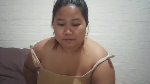 Snapshot of lavalyn214 chatting on 10, 2, 2026 lavalyn214 online show from 10, 2, 2026