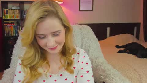 Snapshot of lavender_tender chatting on 19, 9, 2025 Lav online show from 19, 9, 2025