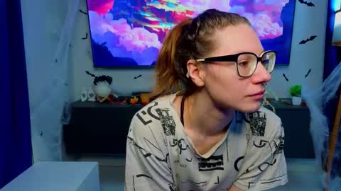 Snapshot of laveniadevoss chatting on 26, 11, 2025 Gloria online show from 26, 11, 2025