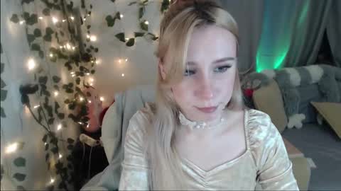 Mia online show from 4, 3, 2025