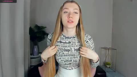 Snapshot of laviniahoutz chatting on 8, 6, 2026 Jane online show from 8, 6, 2026