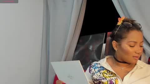 Snapshot of lawrenhills chatting on 4, 3, 2025 lawrenhills online show from 4, 3, 2025