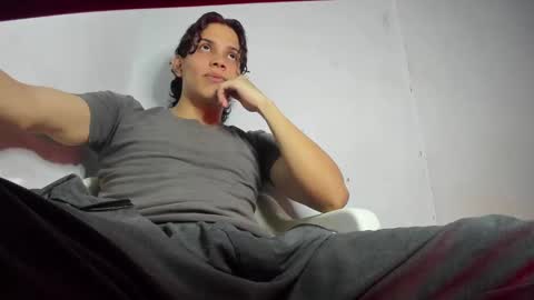 ZAmbrano online show from 21, 10, 2025