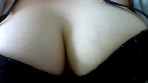 layannalea online show from 11, 5, 2026
