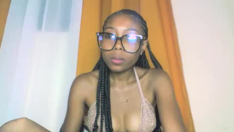 layannek online show from 21, 10, 2025