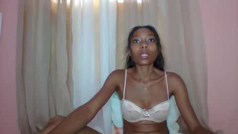Snapshot of layannek chatting on 27, 5, 2026 layannek online show from 27, 5, 2026