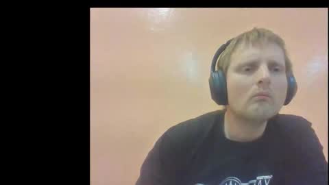Snapshot of layconic chatting on 8, 10, 2025 layconic online show from 8, 10, 2025