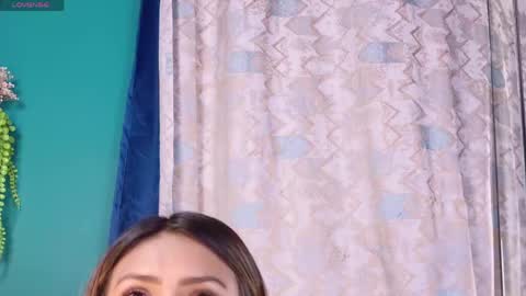 layla_17 online show from 9, 6, 2026