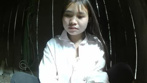 layla_999 online show from 8, 4, 2026