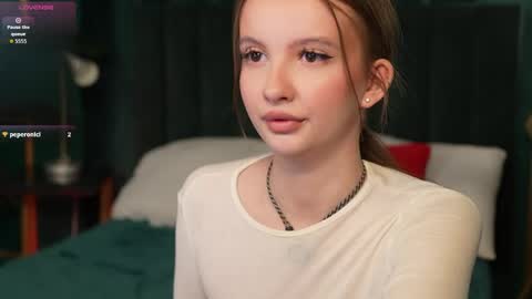 Snapshot of layla_bloom chatting on 21, 4, 2026 Your sweet girl-next-door online show from 21, 4, 2026