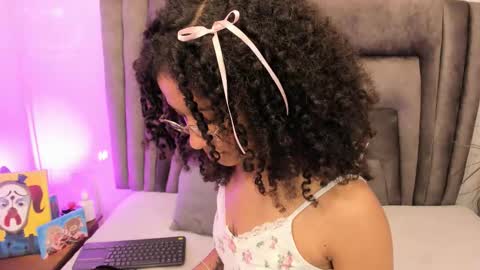 layla_clarke online show from 16, 9, 2025
