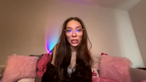 Layla online show from 12, 2, 2026