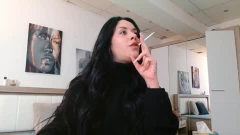 laylacruz online show from 18, 2, 2025