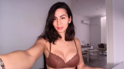 Snapshot of layladarkeyes chatting on 3, 4, 2026 Layla online show from 3, 4, 2026