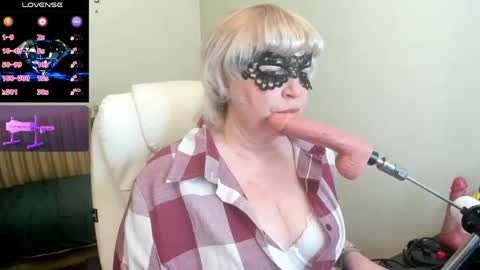 Snapshot of laylalaylamilf chatting on 21, 4, 2026 laylalaylamilf online show from 21, 4, 2026