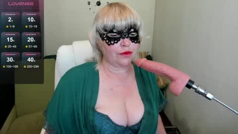 Snapshot of laylalaylamilf chatting on 11, 5, 2026 laylalaylamilf online show from 11, 5, 2026