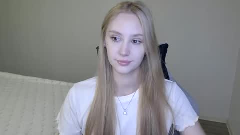 LaylaPretty001 online show from 13, 11, 2025