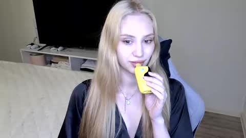 Snapshot of laylapretty001 chatting on 10, 6, 2026 LaylaPretty001 online show from 10, 6, 2026